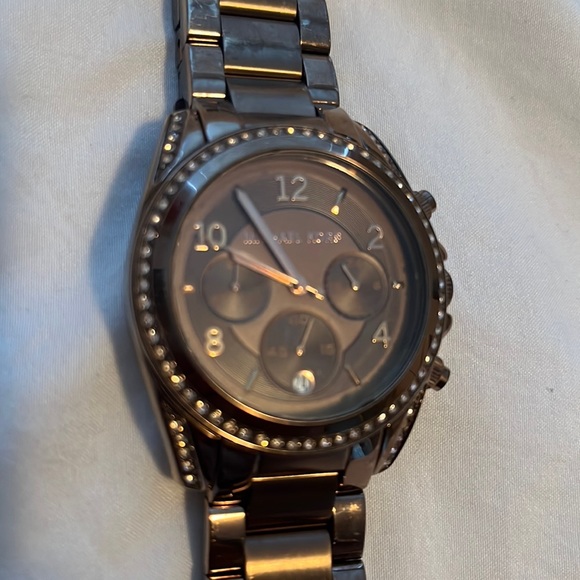 Michael Kors Womens Watch - Picture 7 of 8